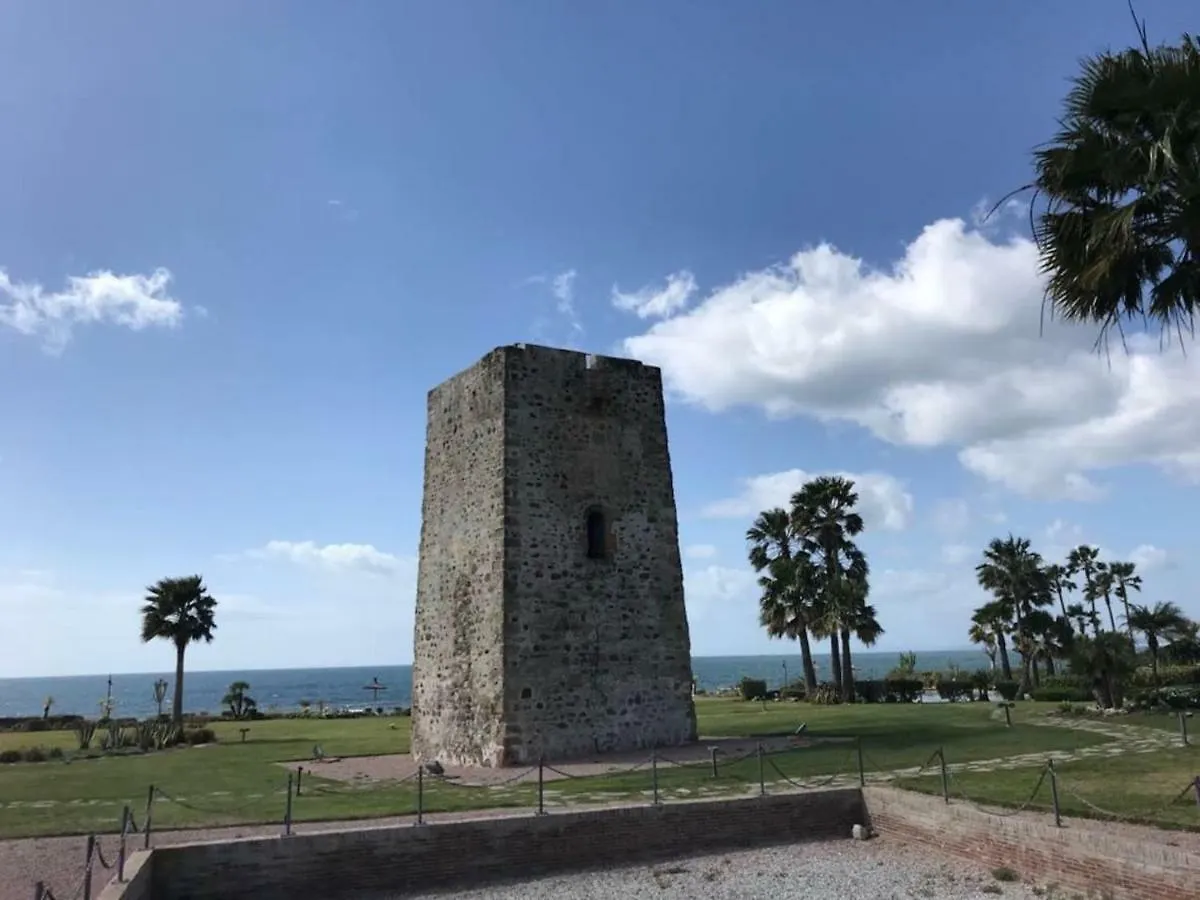 Playa Sin Aglomeraciones, Tarifas Especiales Cerca De Puerto Banus Estepona