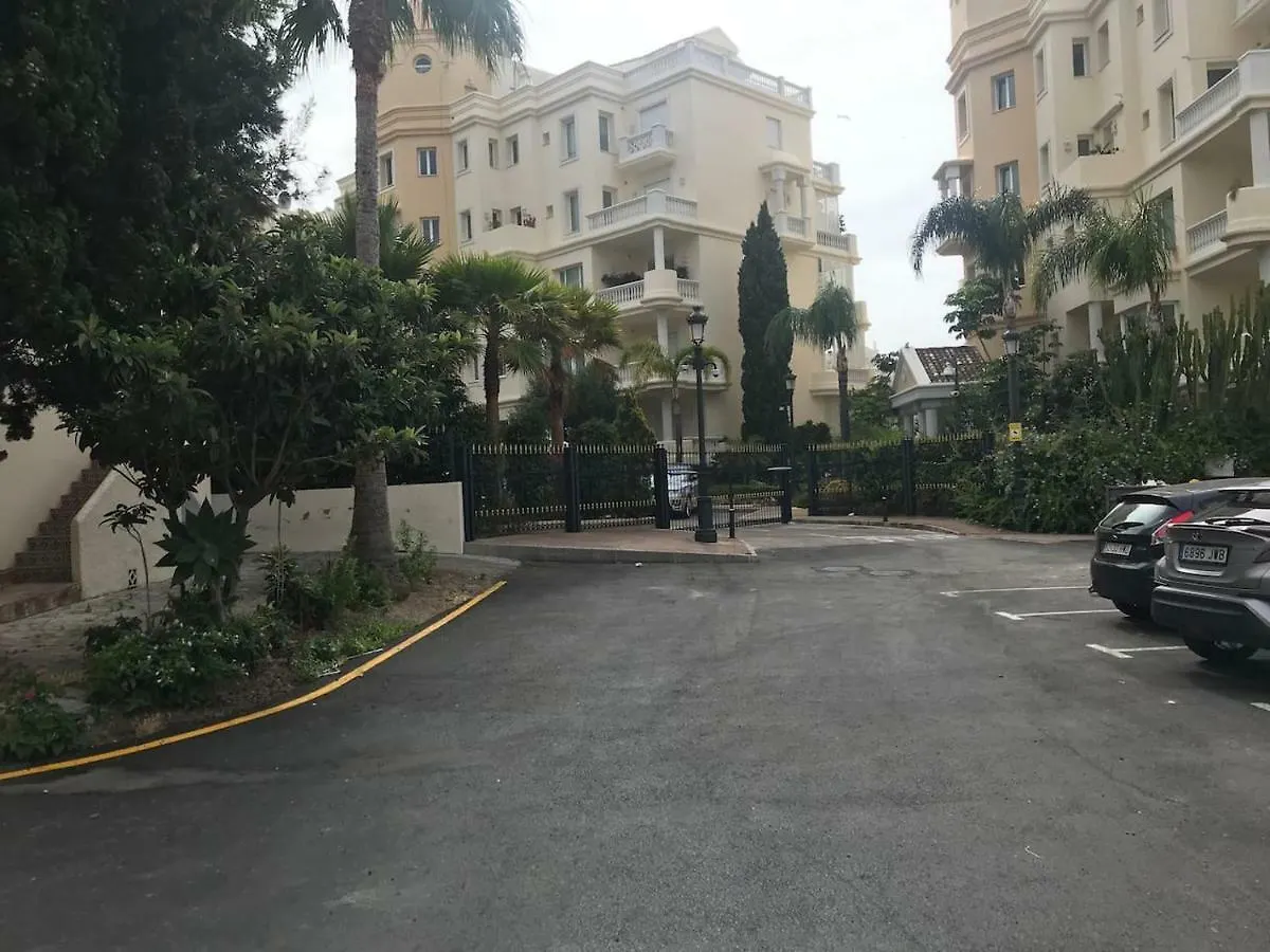 Playa Sin Aglomeraciones, Tarifas Especiales Cerca De Puerto Banus Estepona 0*,